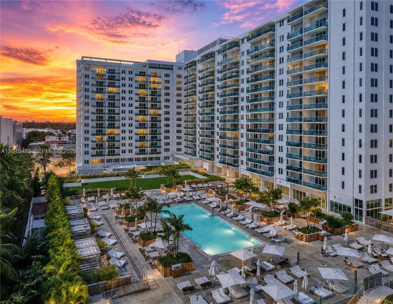 A12046488 — Miami Beach — 33