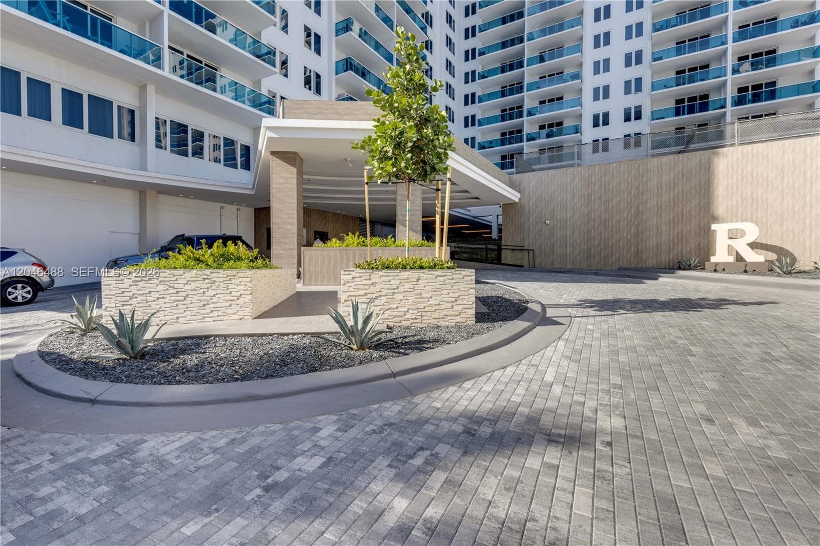 A12046488 — Miami Beach — 25