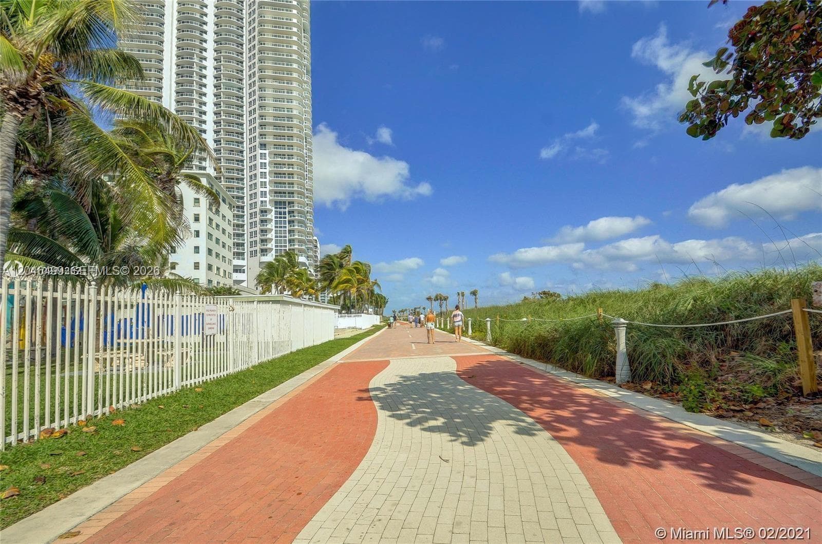 A12046499 — Miami Beach — 12