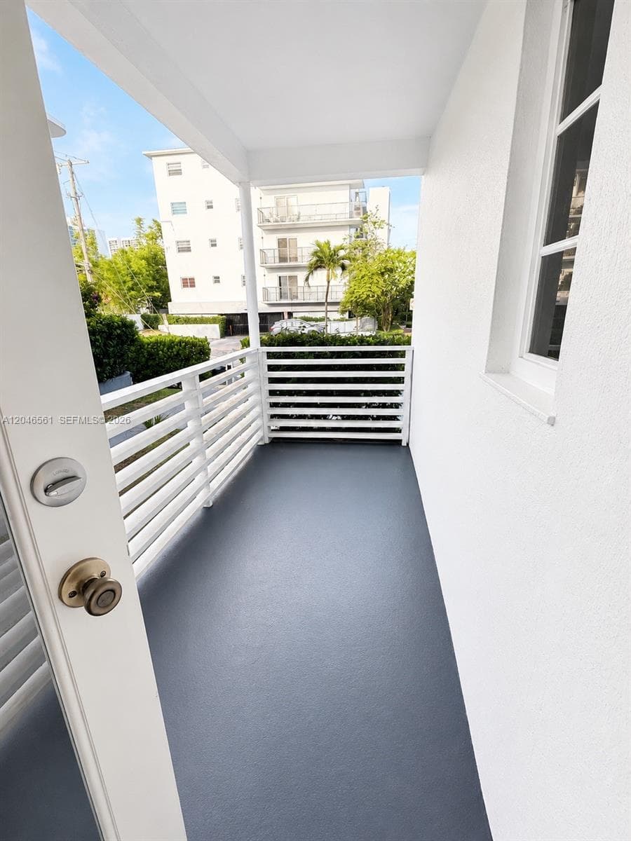 A12046561 — Miami Beach — 6