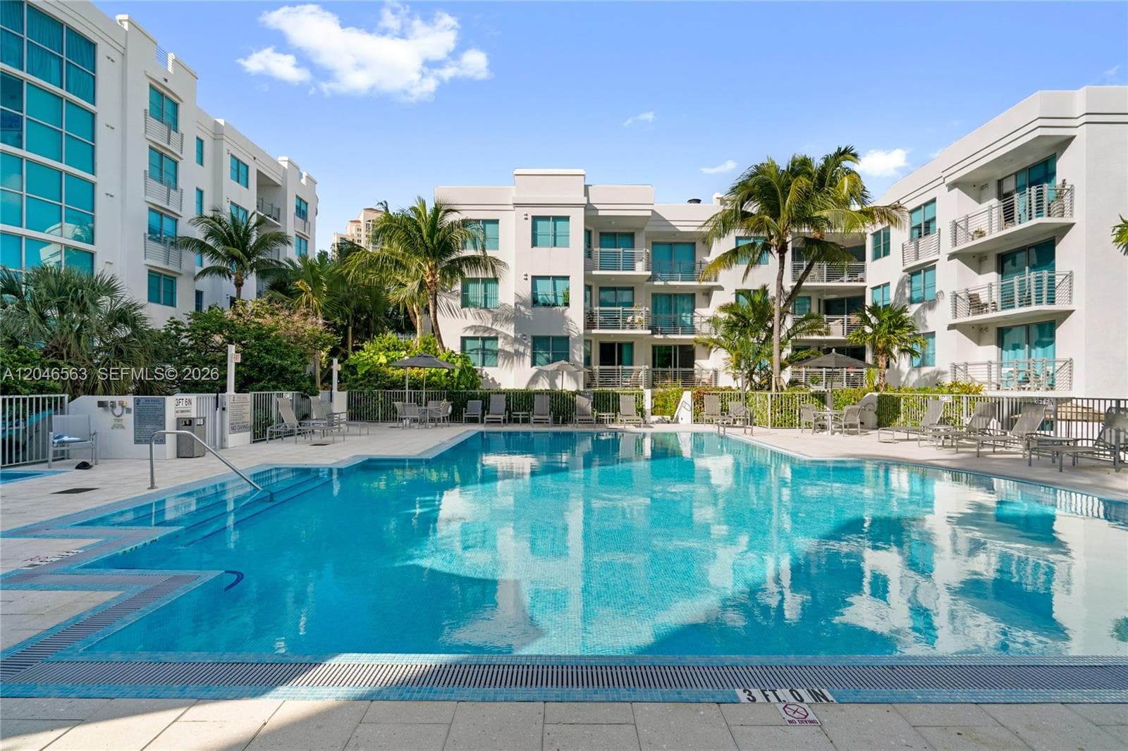 A12046563 — Miami Beach — 29