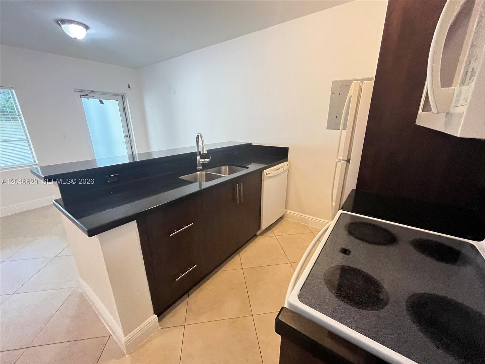 A12046620 — Miami Beach — 3