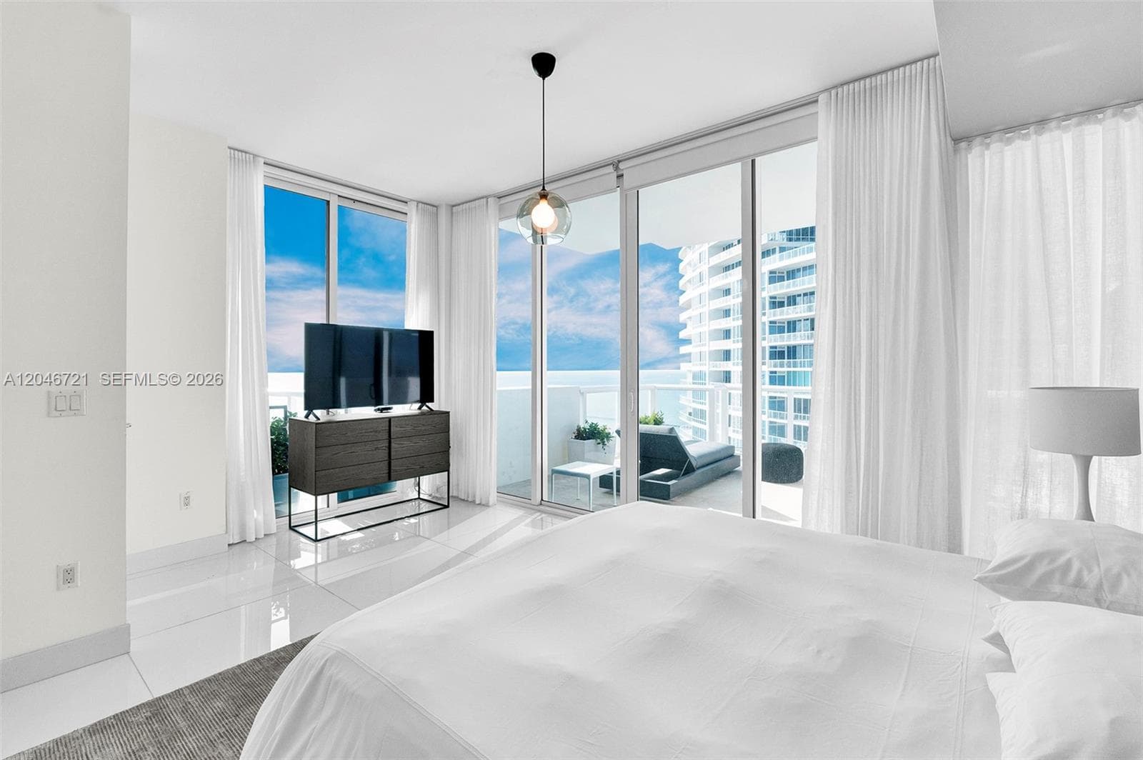 A12046721 — Miami Beach — 26