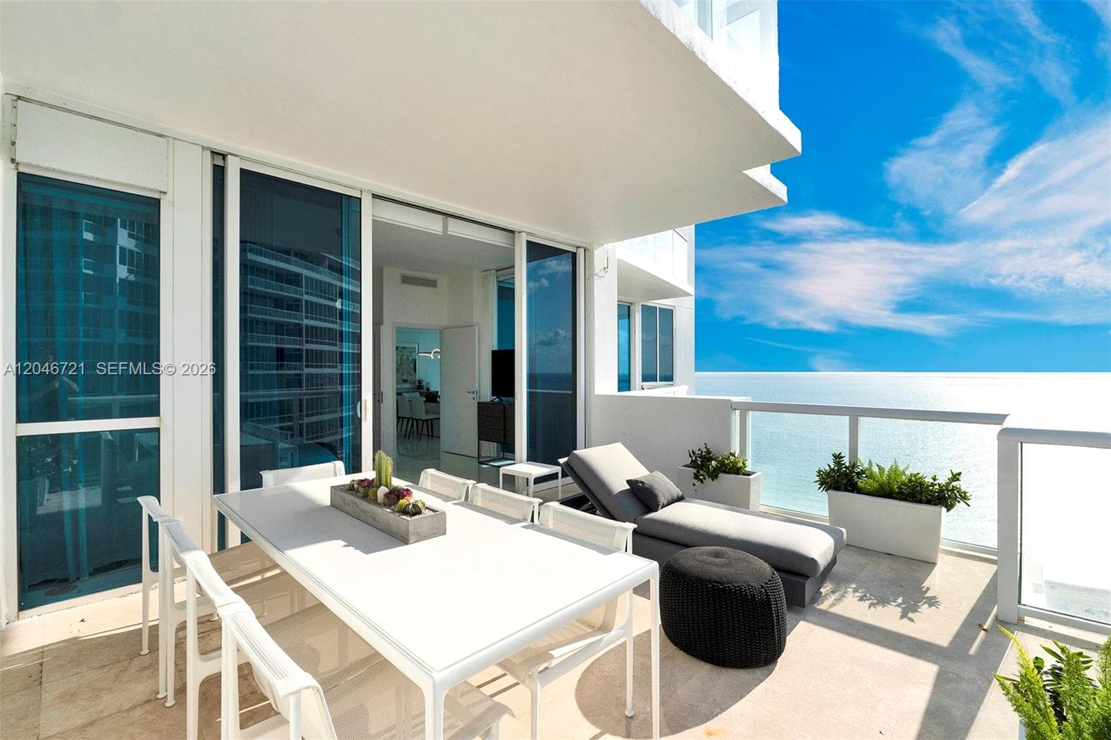 A12046721 — Miami Beach — 28
