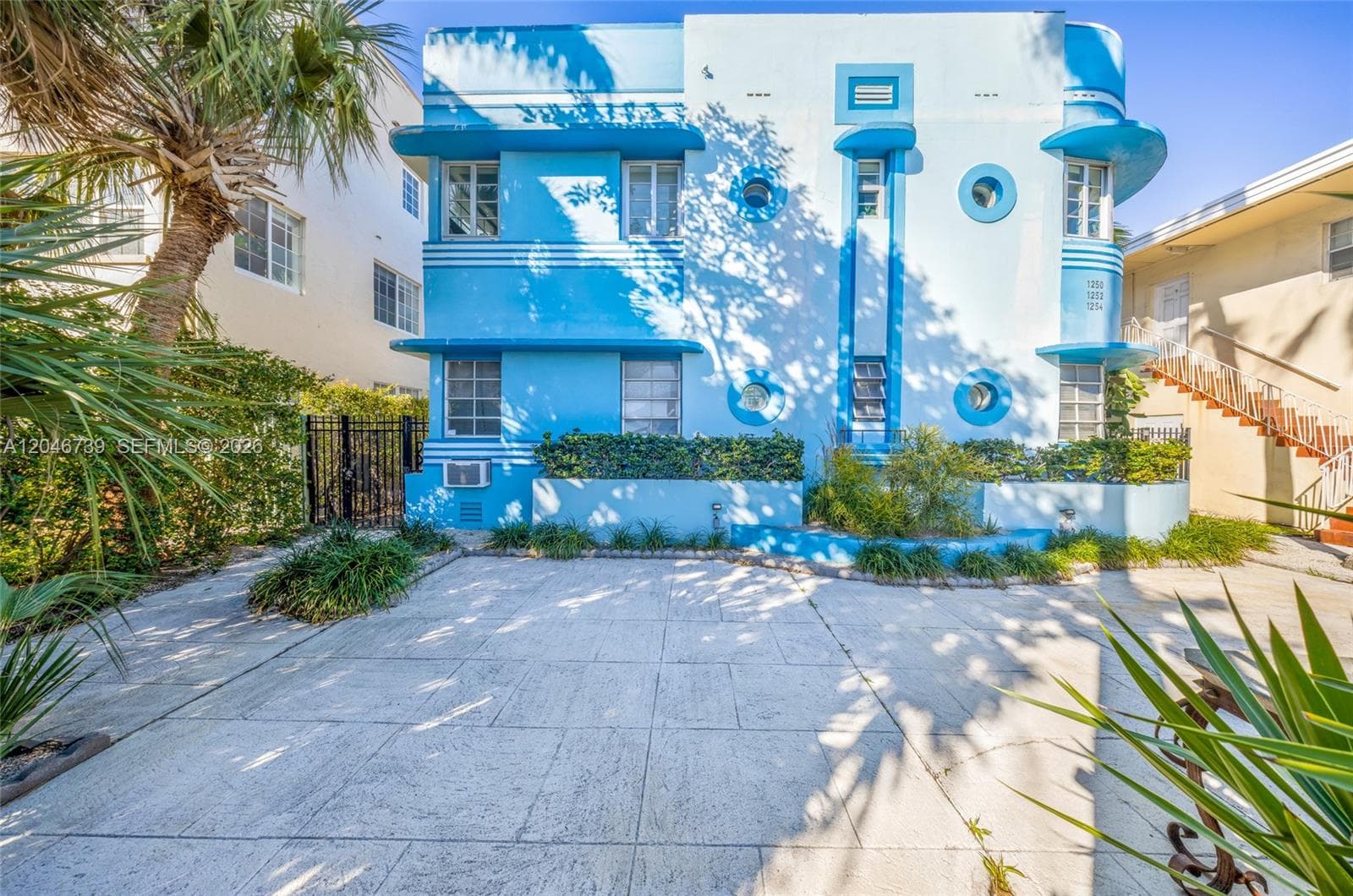 A12046739 — Miami Beach