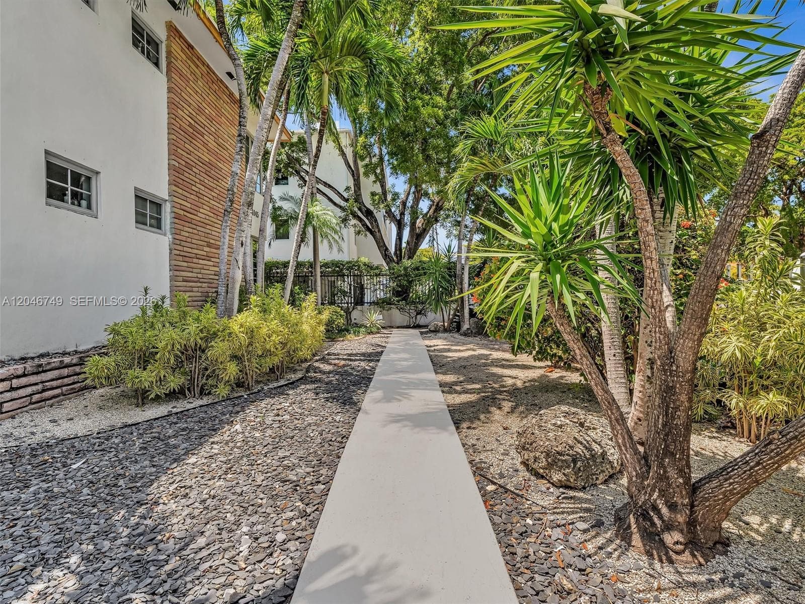 A12046749 — Miami Beach — 26