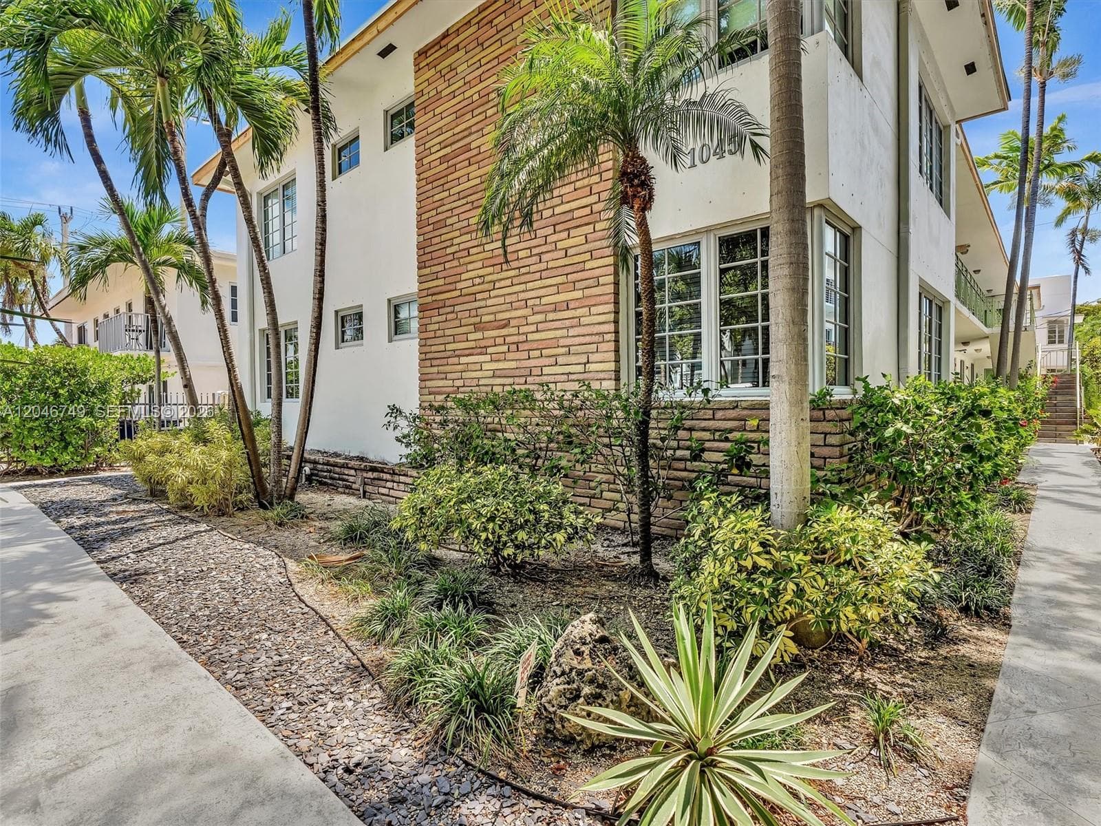 A12046749 — Miami Beach — 3