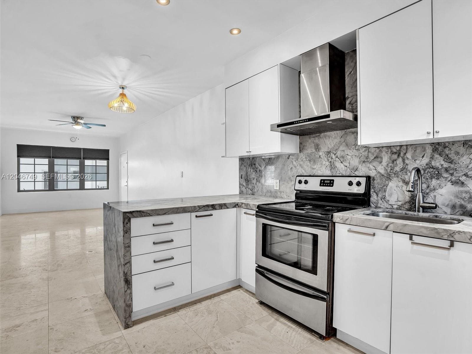 A12046749 — Miami Beach — 9