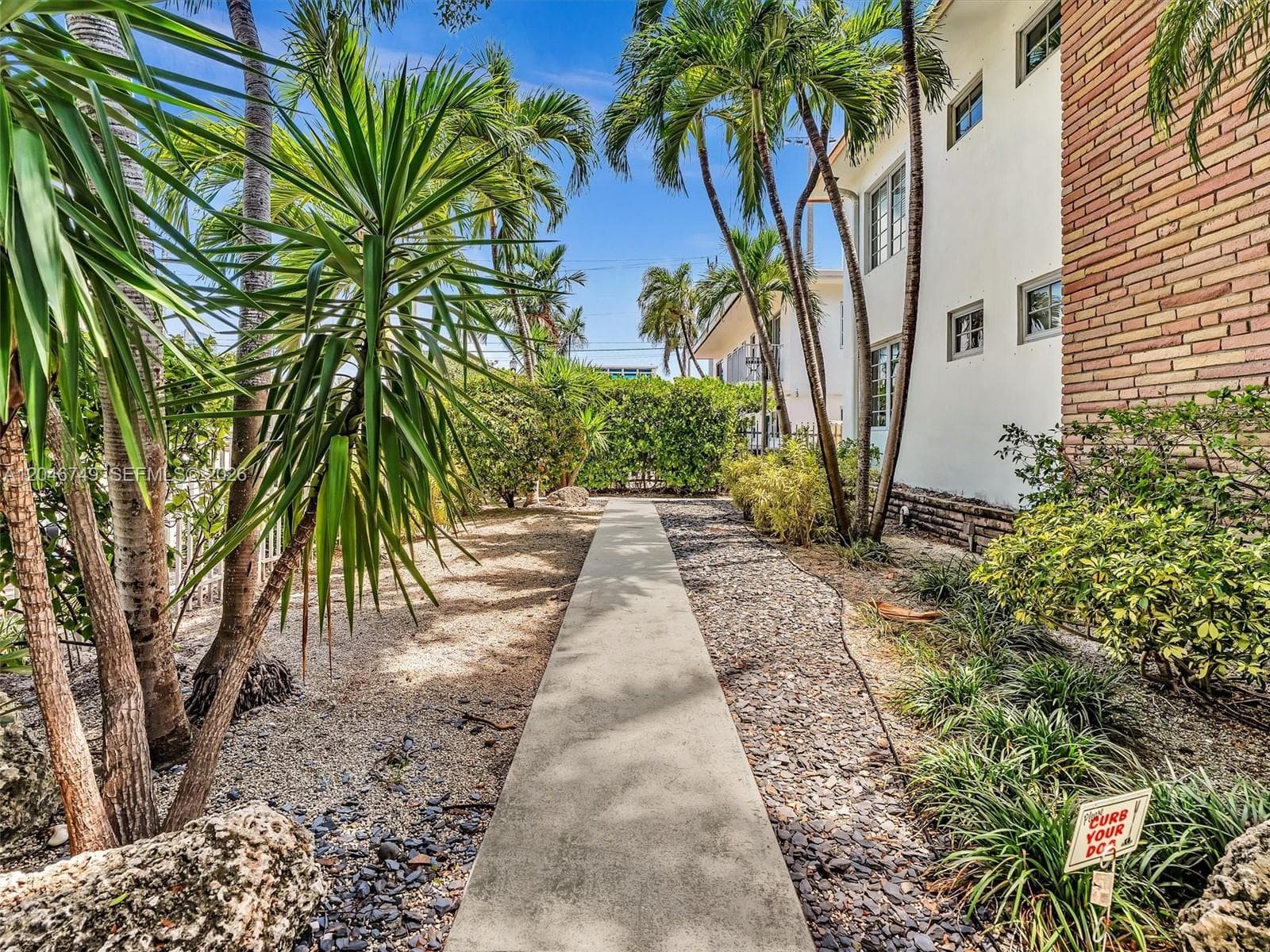 A12046749 — Miami Beach — 24