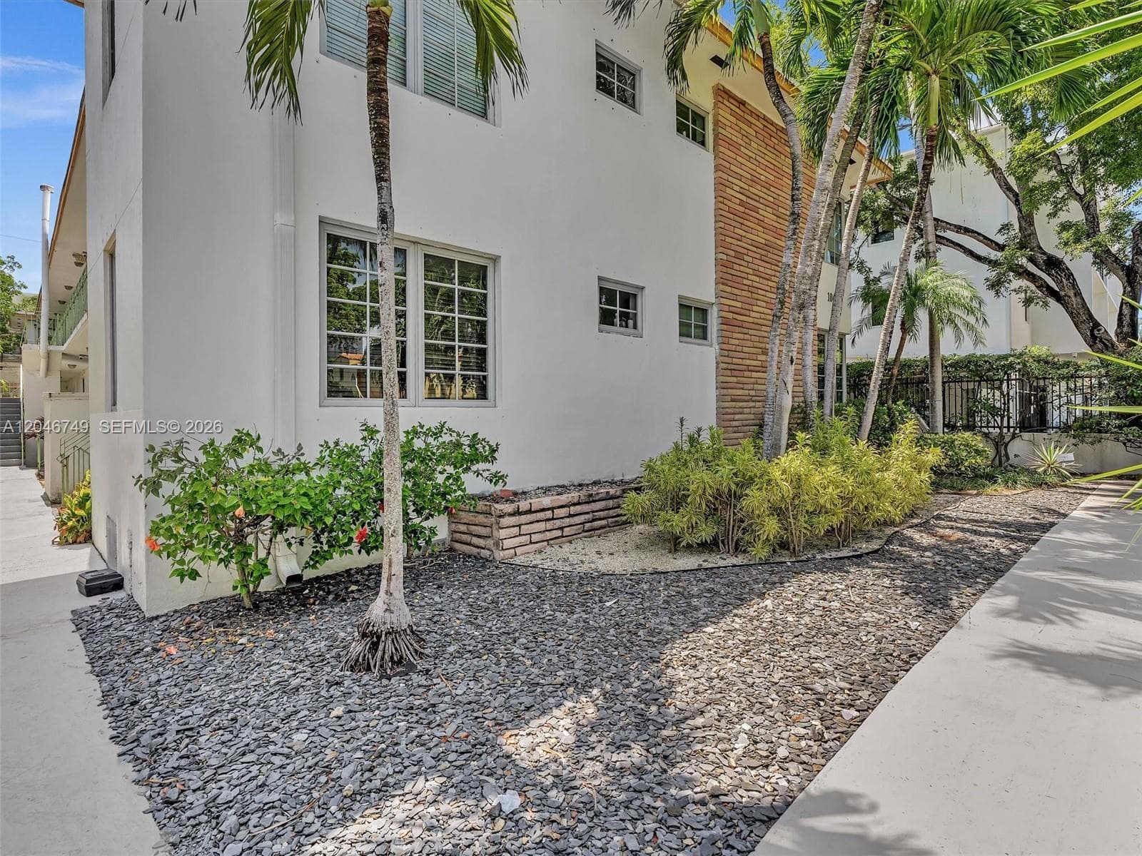 A12046749 — Miami Beach — 25