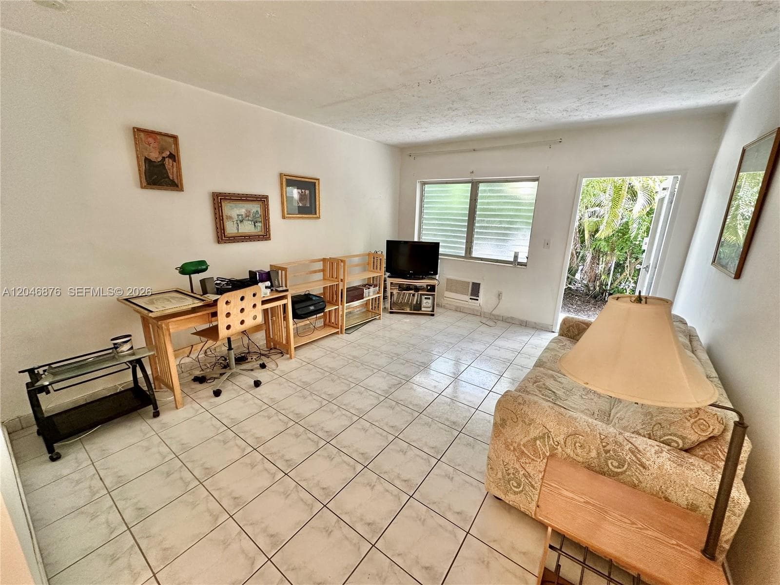 A12046876 — Miami Beach — 15