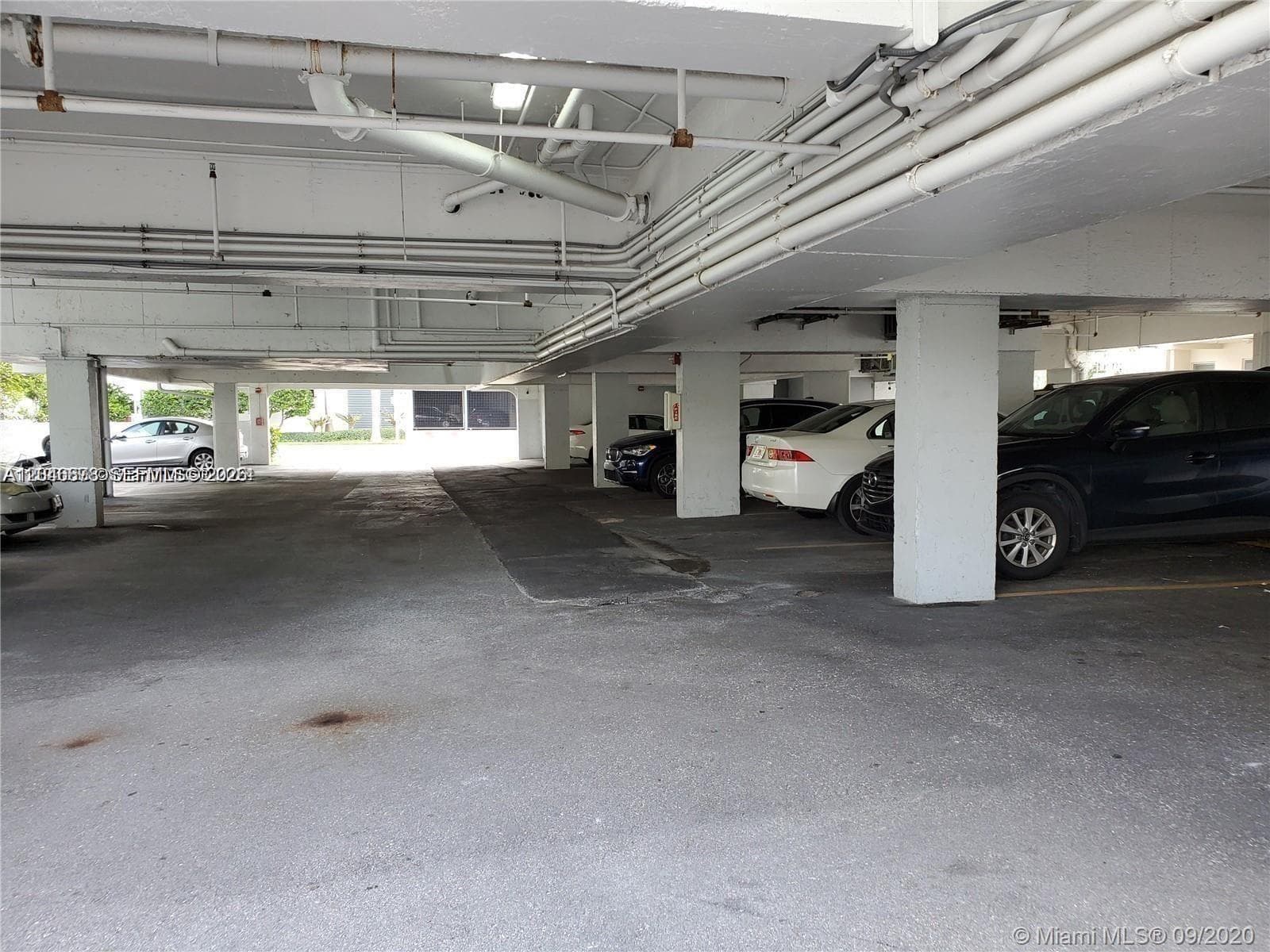A12046878 — Miami Beach — 40