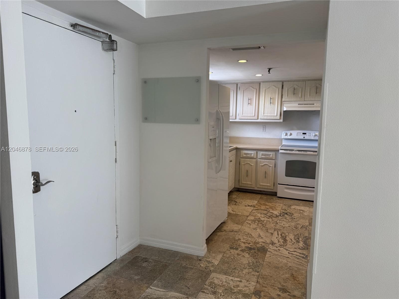 A12046878 — Miami Beach — 35