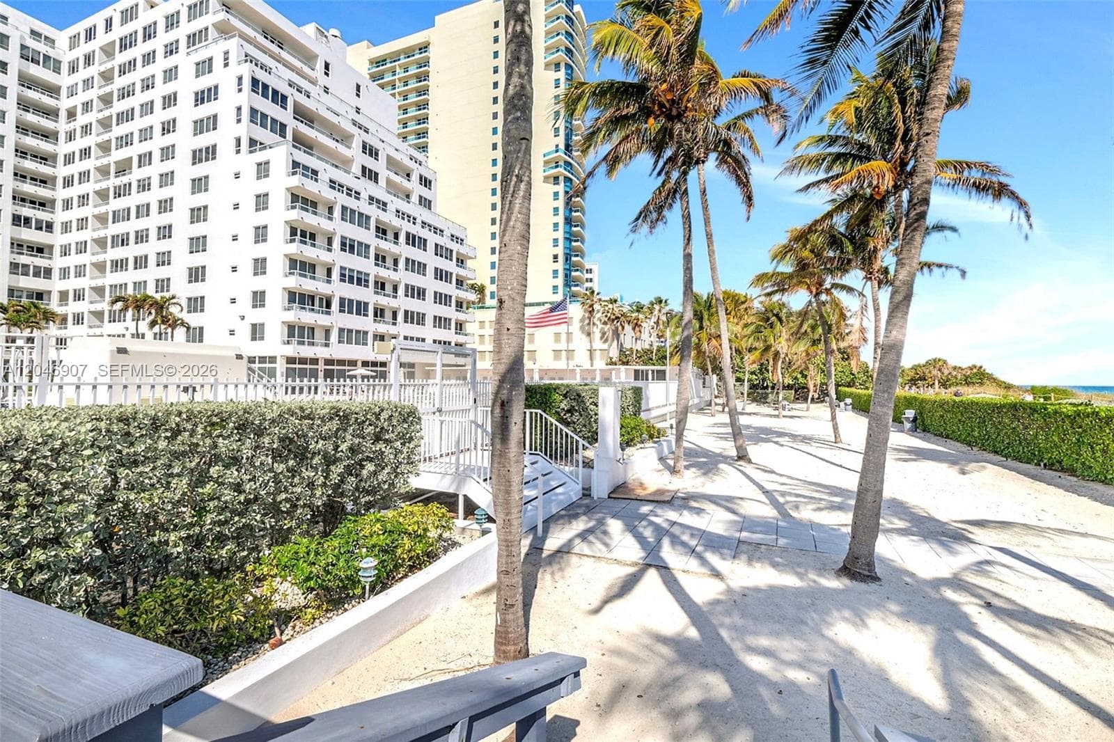 A12046907 — Miami Beach — 28