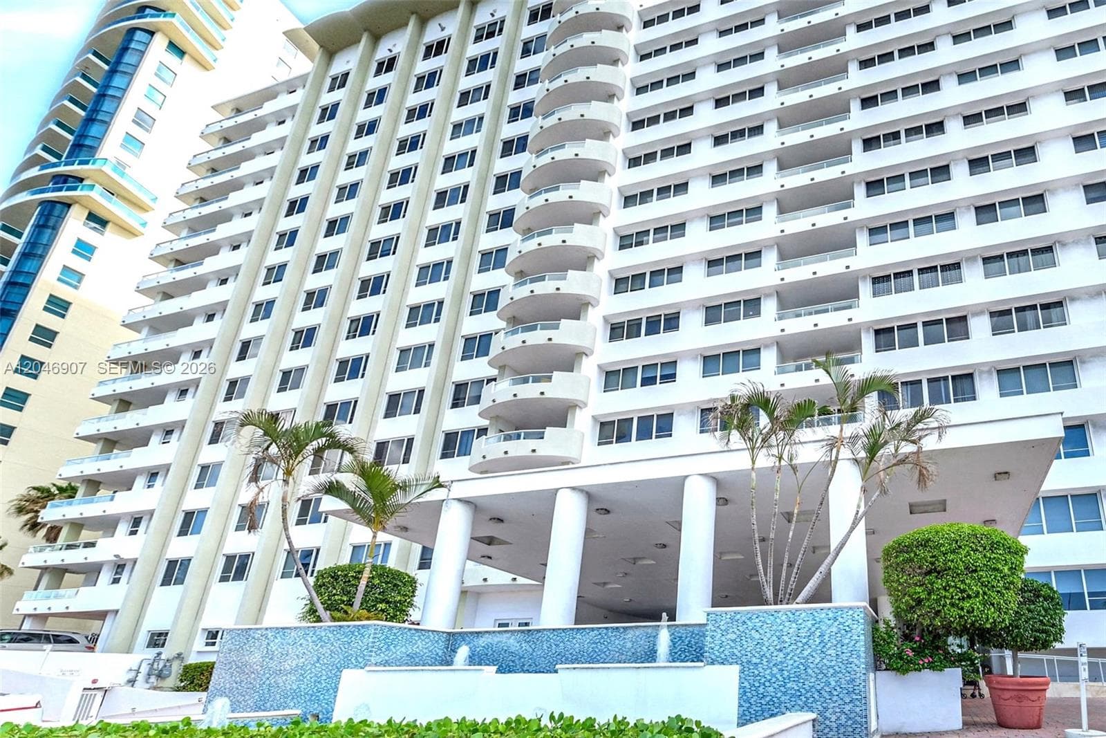 A12046907 — Miami Beach — 40