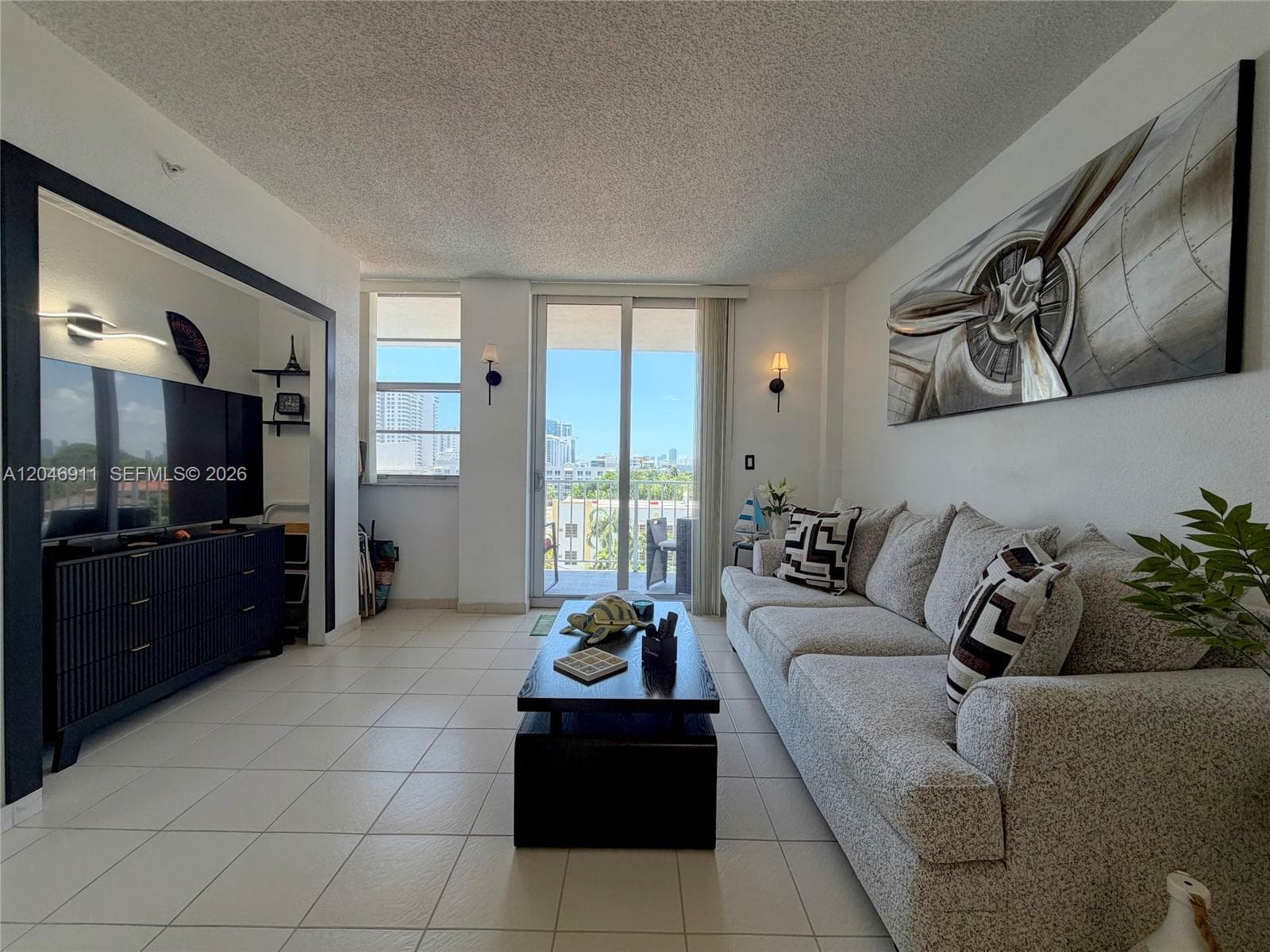 A12046911 — Miami Beach — 6