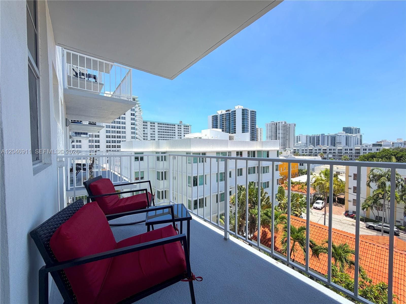A12046911 — Miami Beach — 12