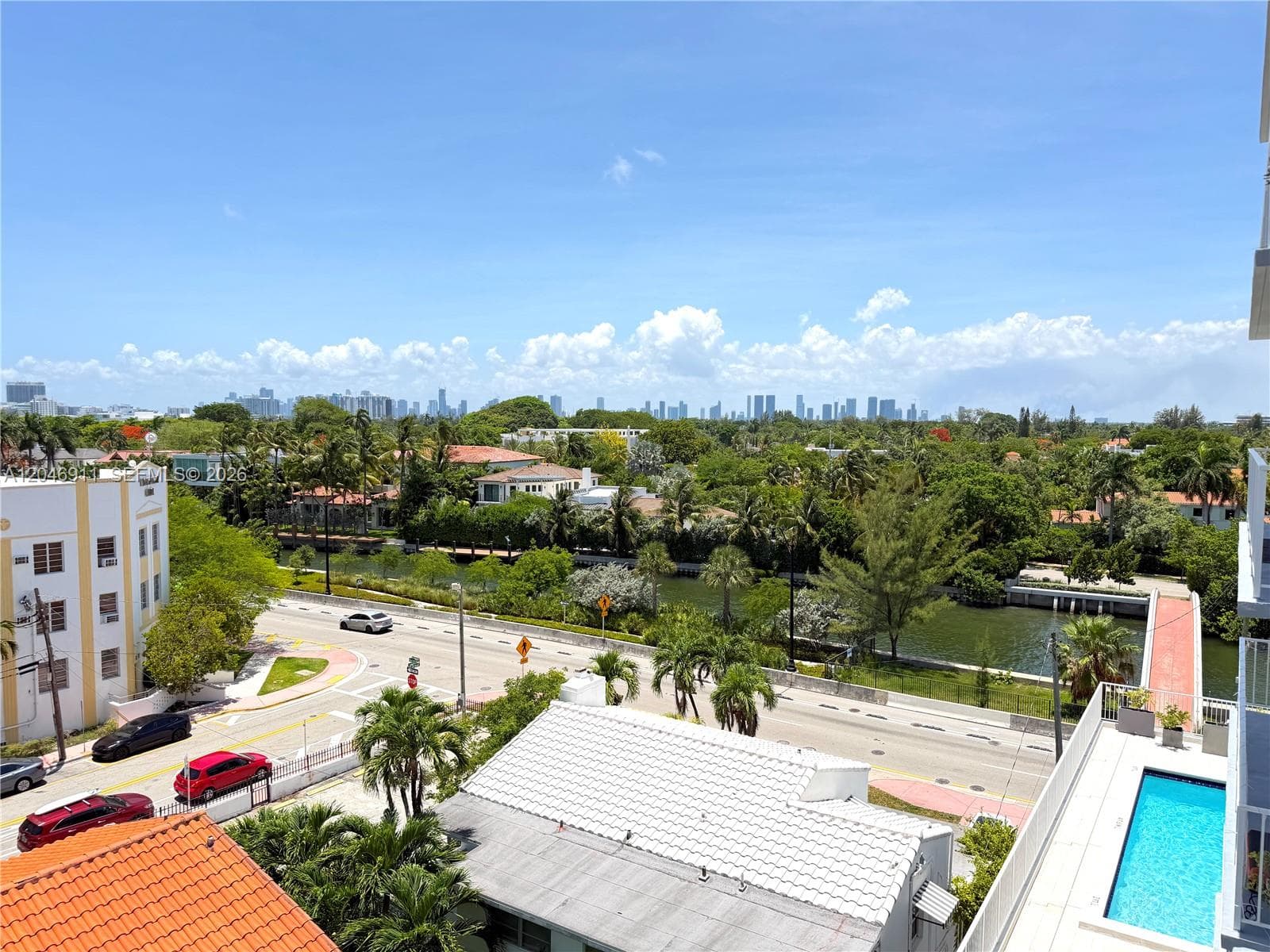 A12046911 — Miami Beach