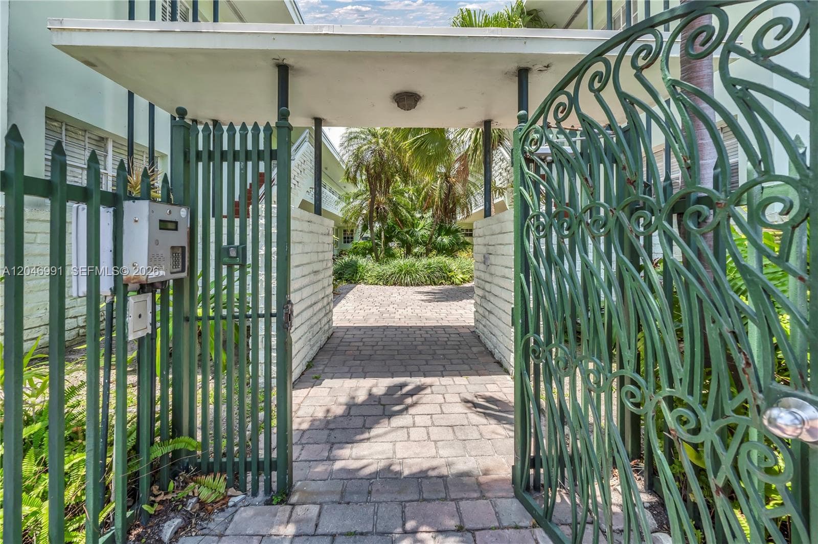A12046991 — Miami Beach — 23