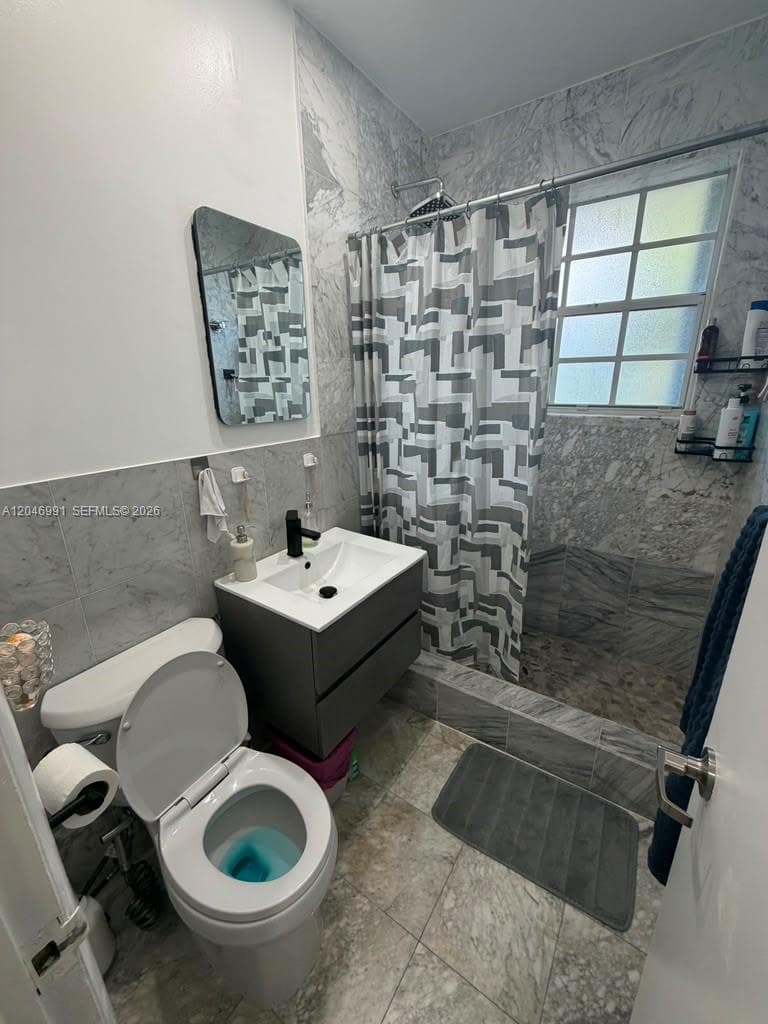 A12046991 — Miami Beach — 6