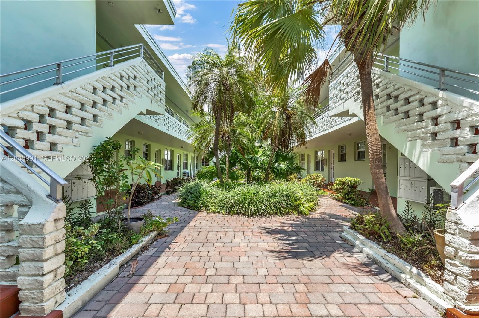 A12046991 — Miami Beach — 22