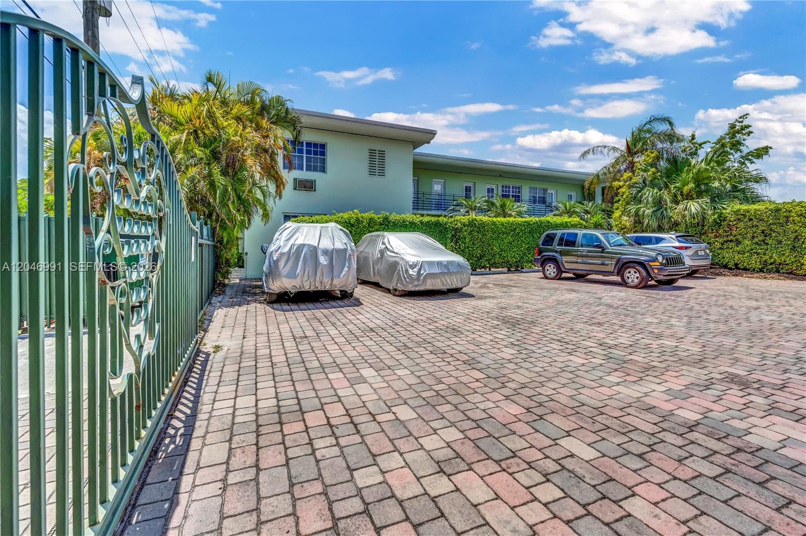 A12046991 — Miami Beach — 20
