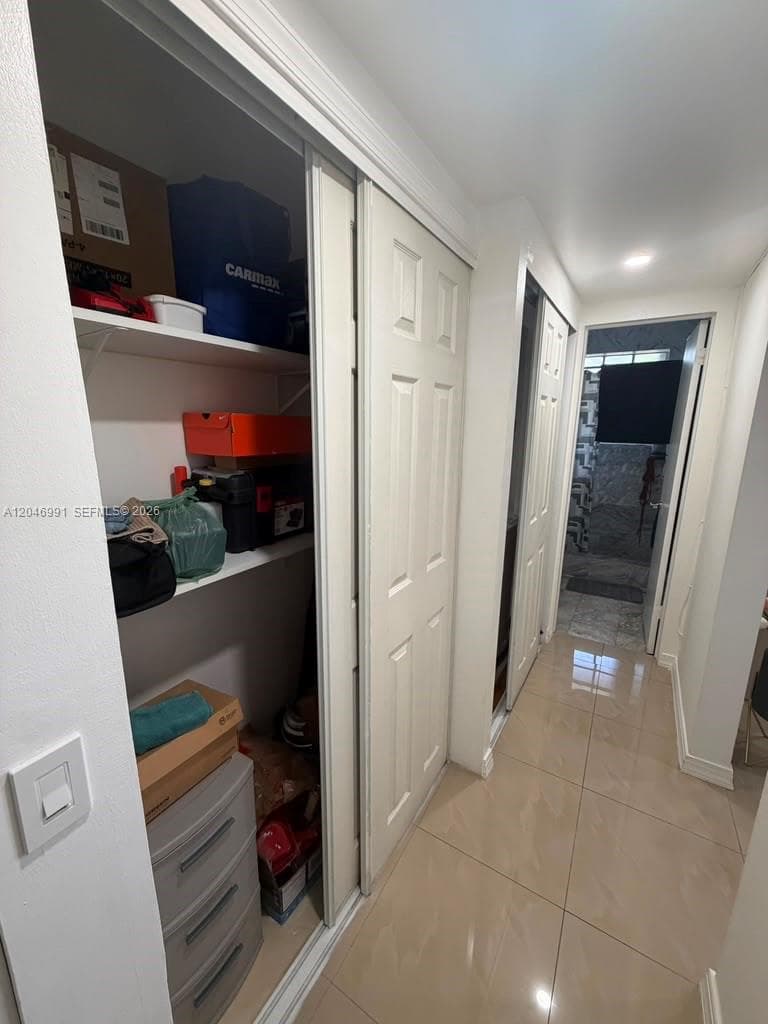 A12046991 — Miami Beach — 11