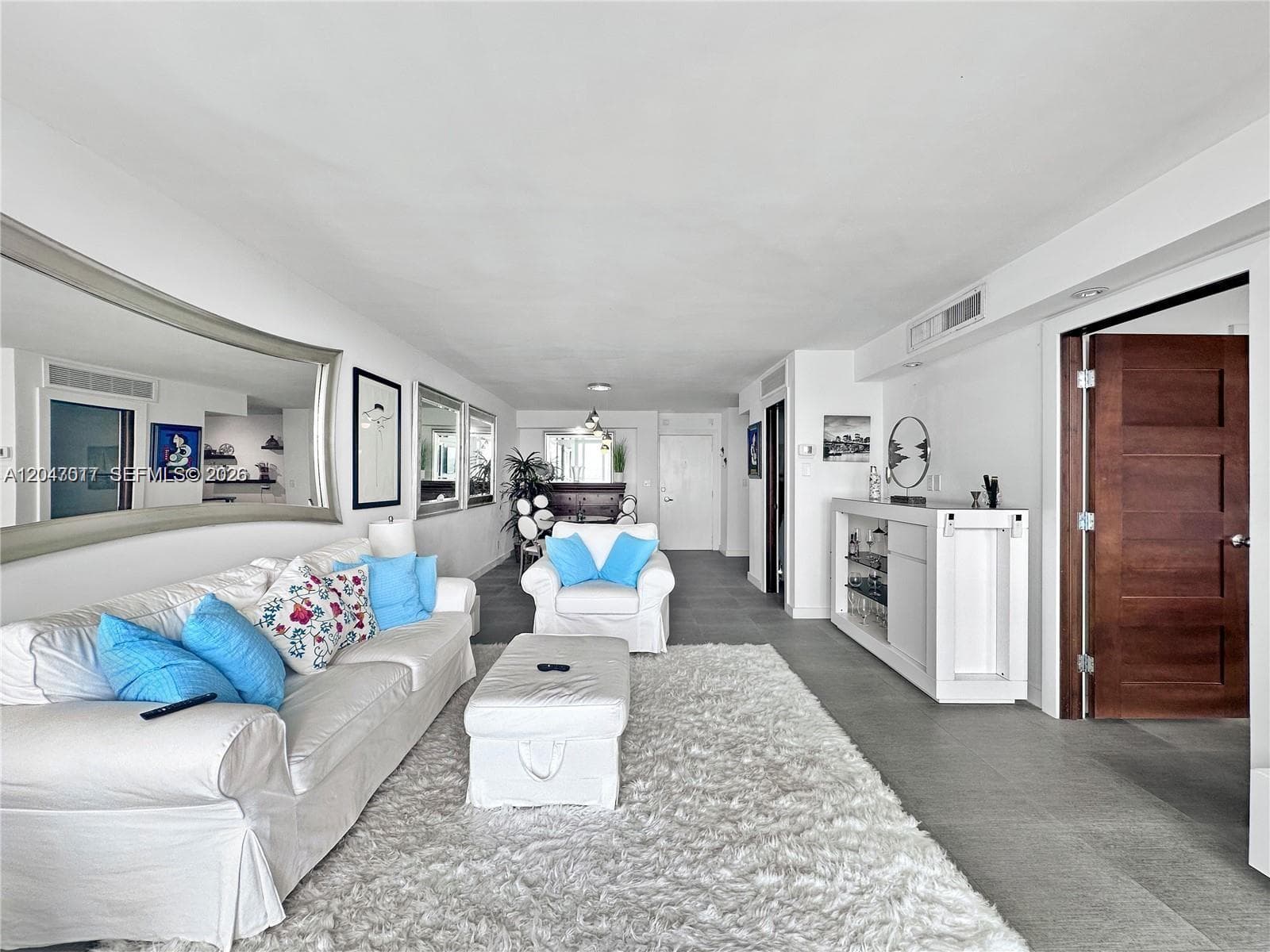 A12047017 — Miami Beach — 4