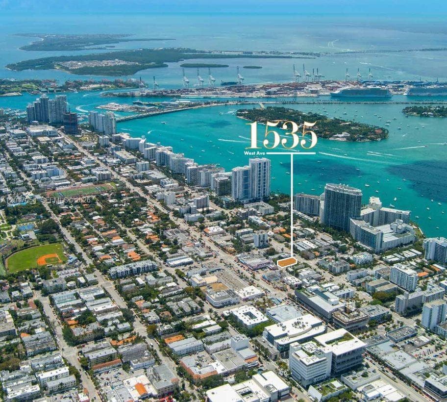 A12047054 — Miami Beach — 32