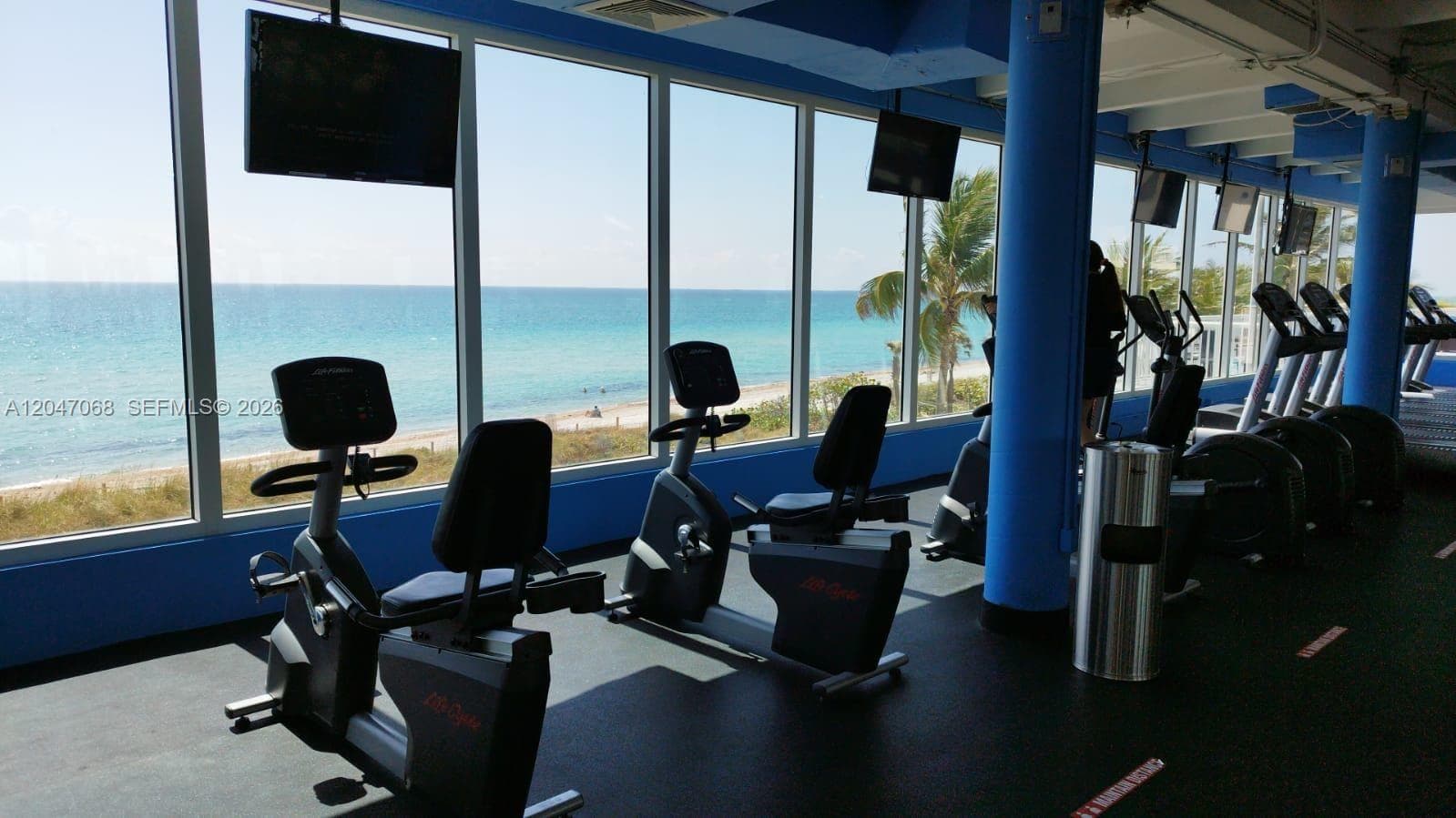 A12047068 — Miami Beach — 9