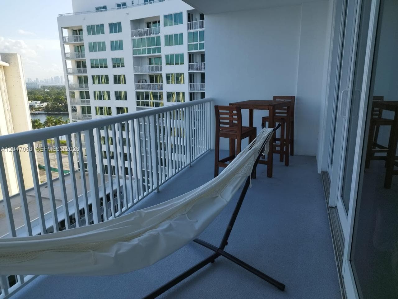A12047068 — Miami Beach — 35