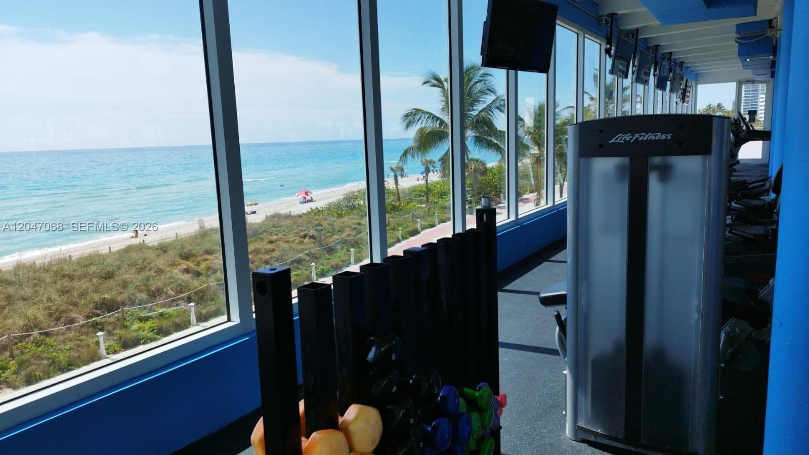 A12047068 — Miami Beach — 8