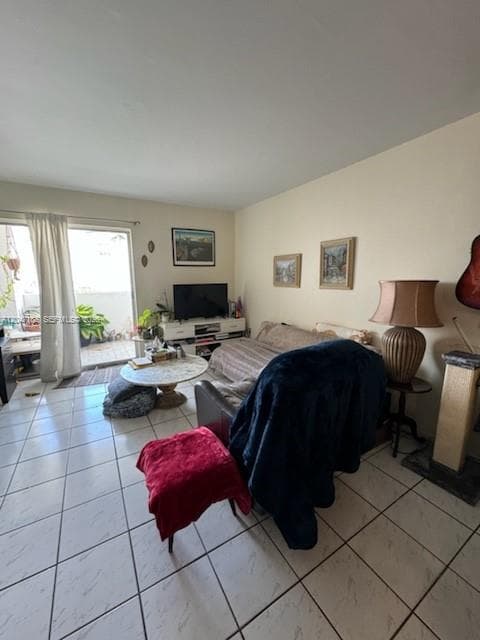 A12047183 — Miami Beach