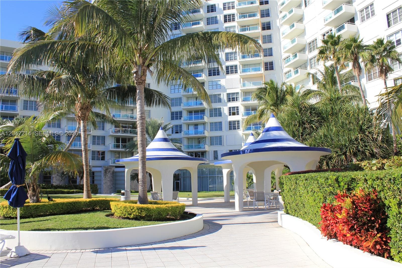 A12047214 — Miami Beach — 29