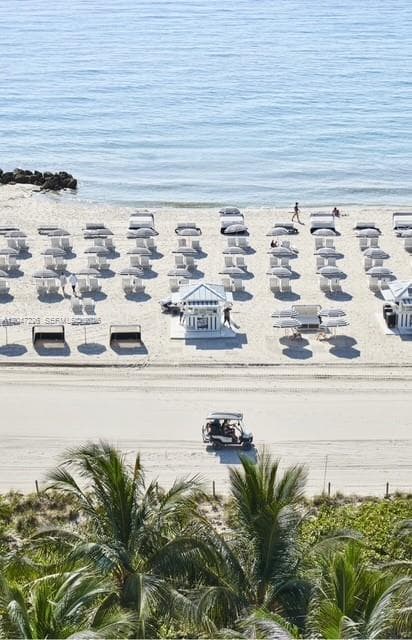 A12047226 — Miami Beach — 19