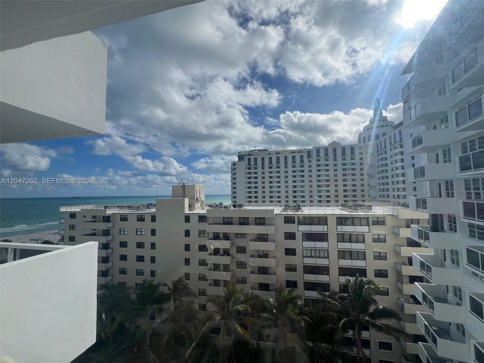 A12047252 — Miami Beach — 2