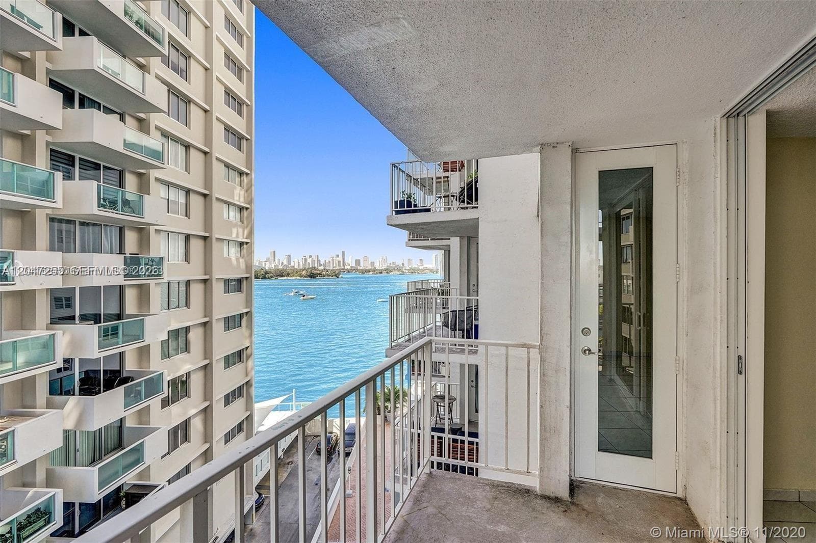 A12047255 — Miami Beach