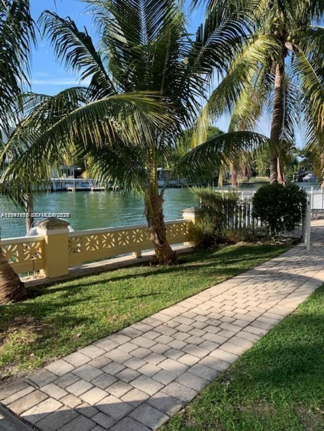 A12047325 — Miami Beach — 17