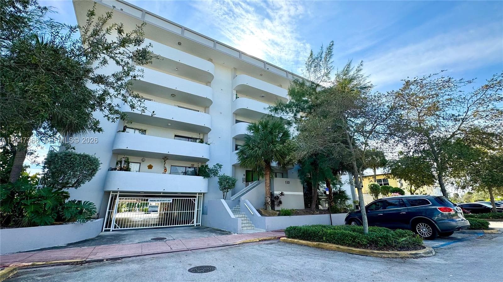 A12047366 — Miami Beach — 33