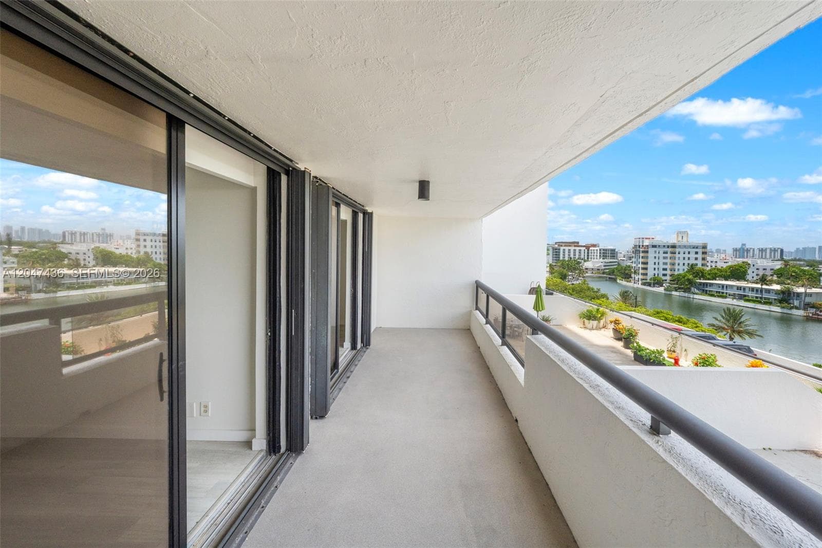 A12047436 — Miami Beach — 6