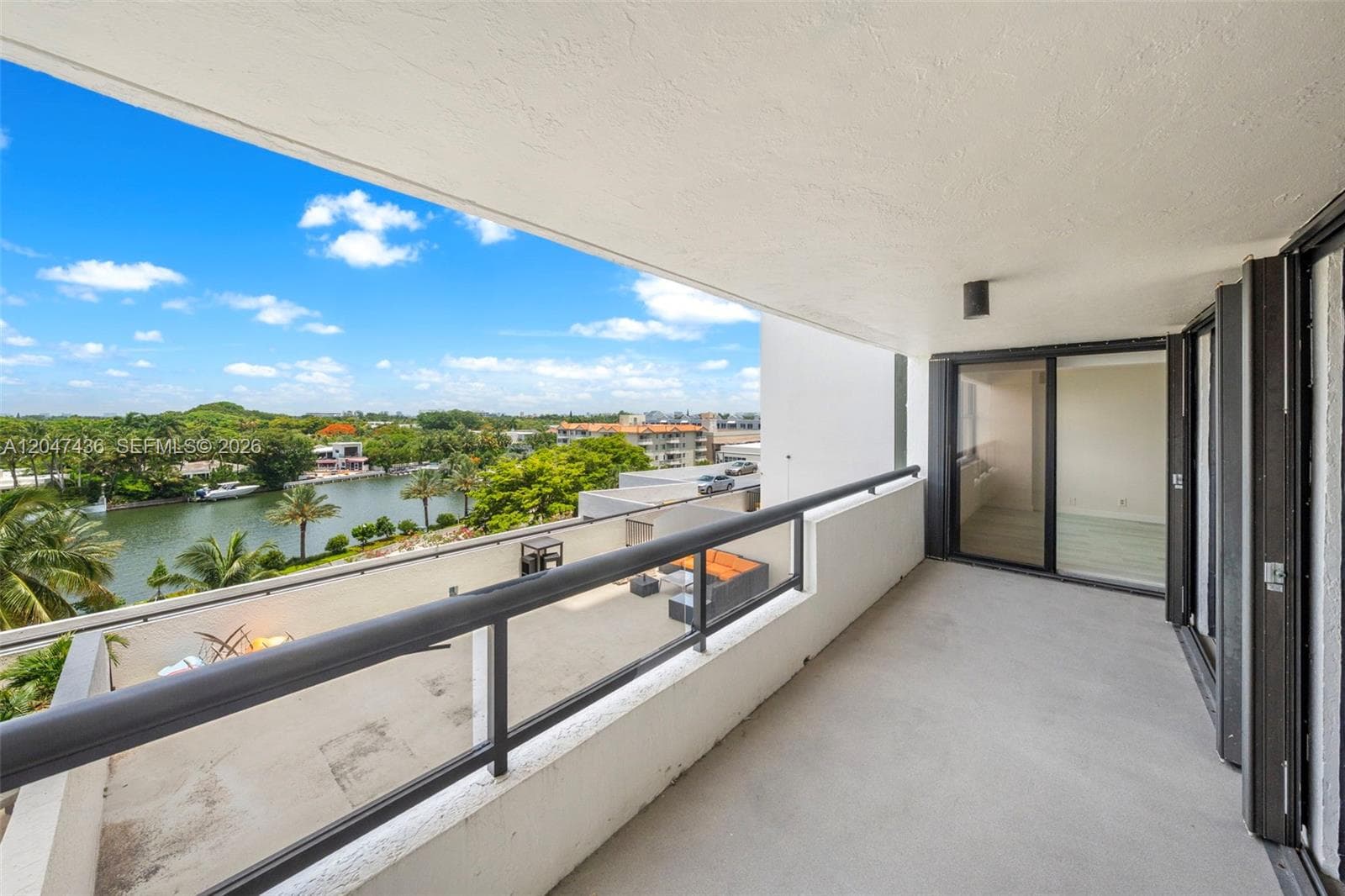 A12047436 — Miami Beach — 7