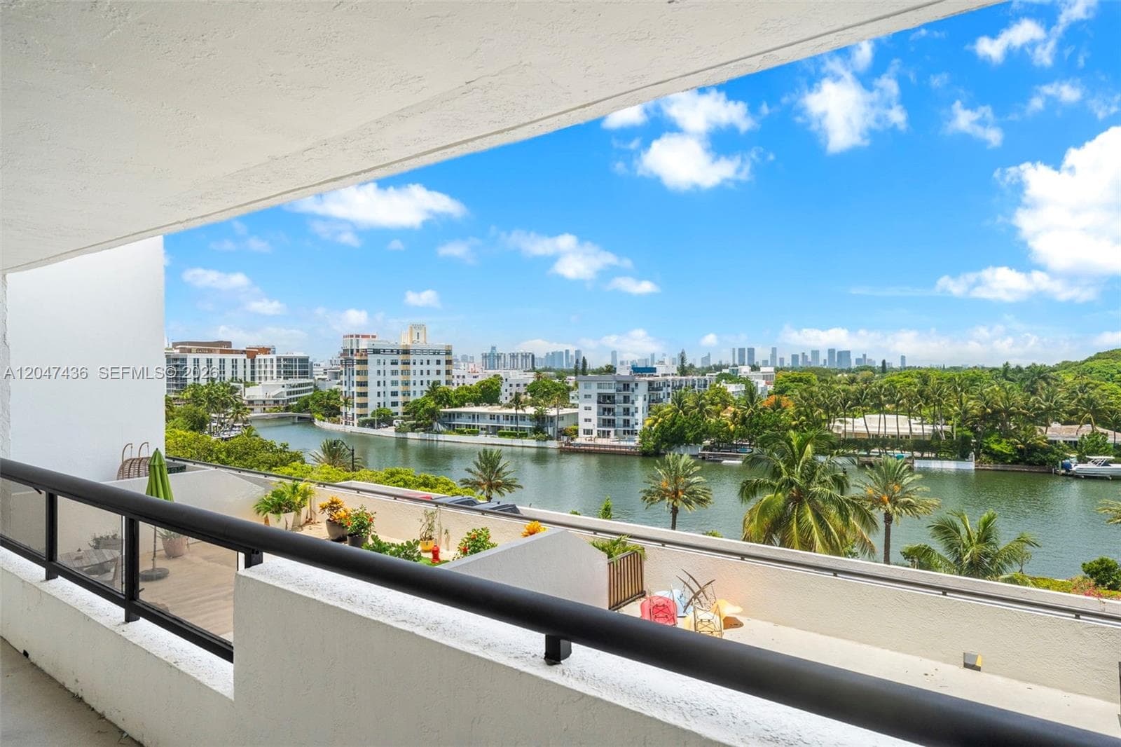 A12047436 — Miami Beach