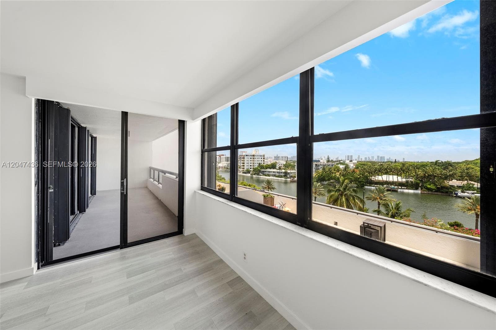 A12047436 — Miami Beach — 5