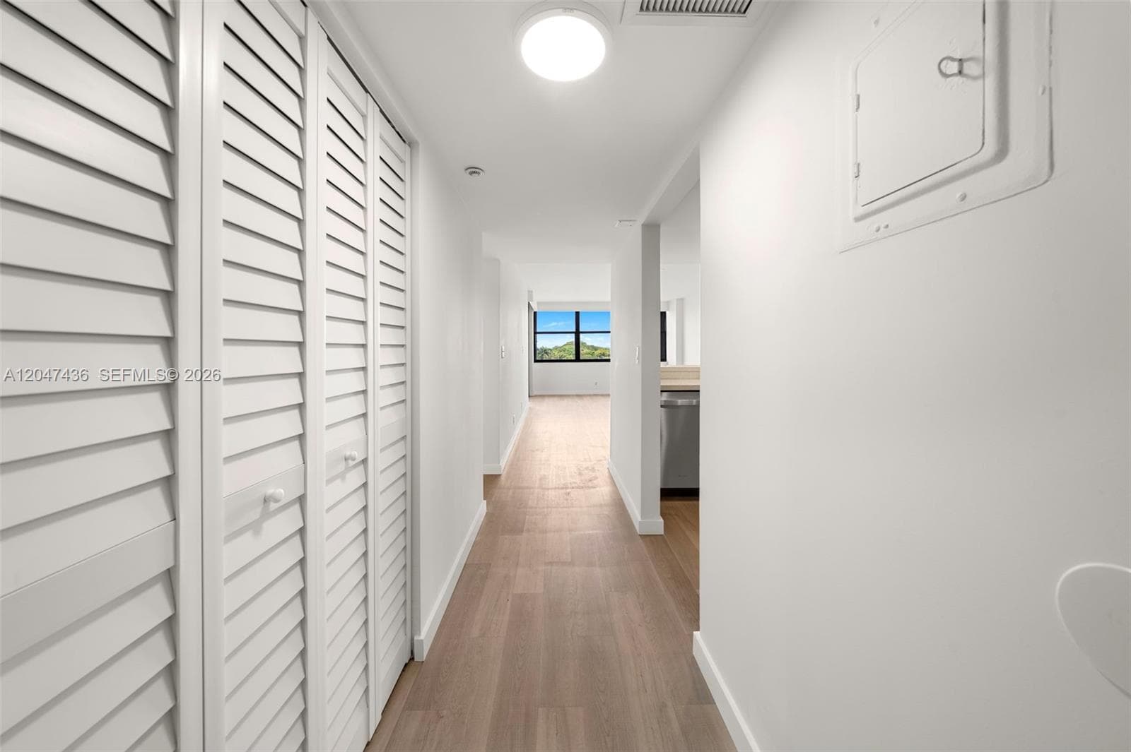 A12047436 — Miami Beach — 10