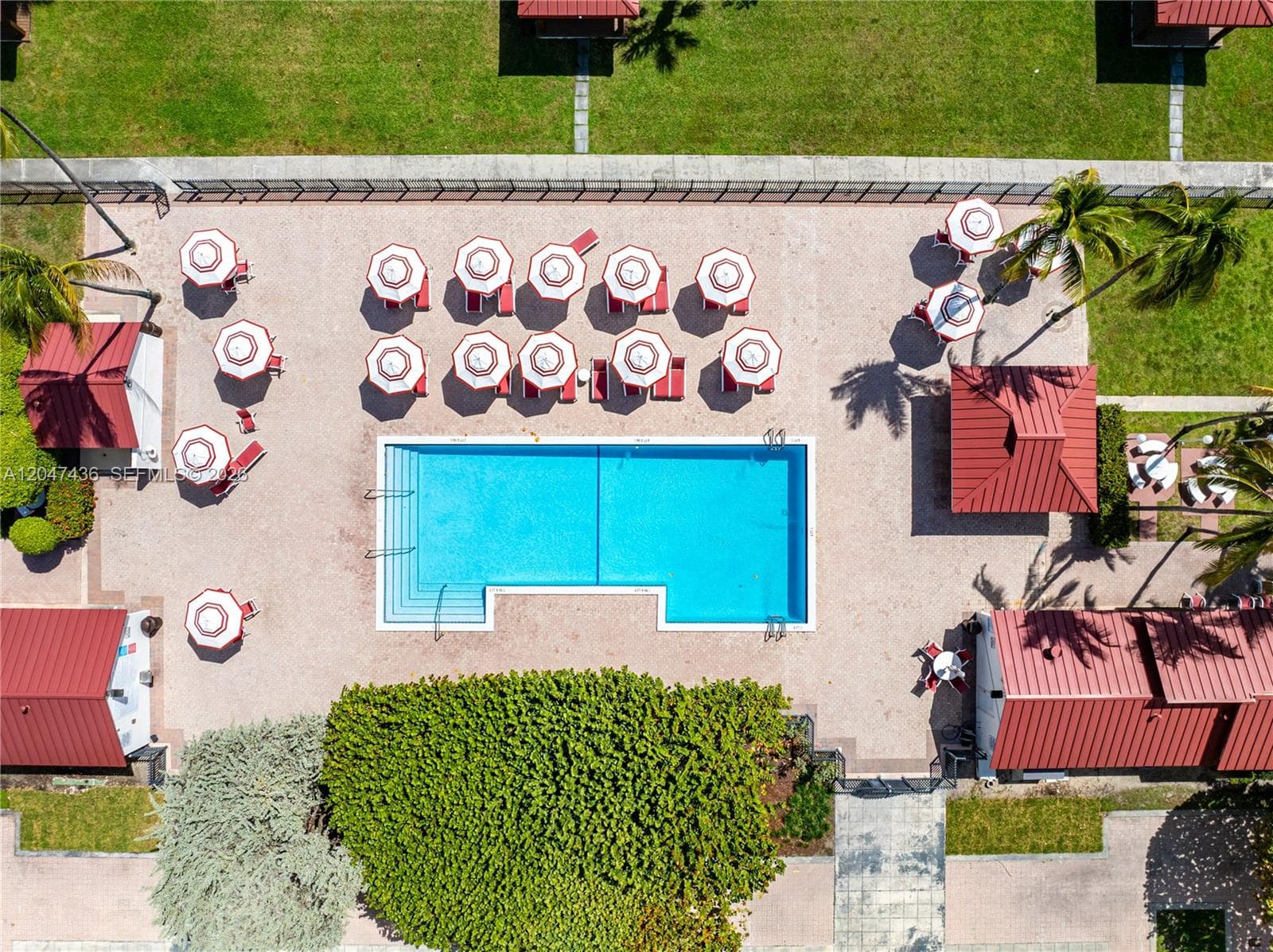 A12047436 — Miami Beach — 44