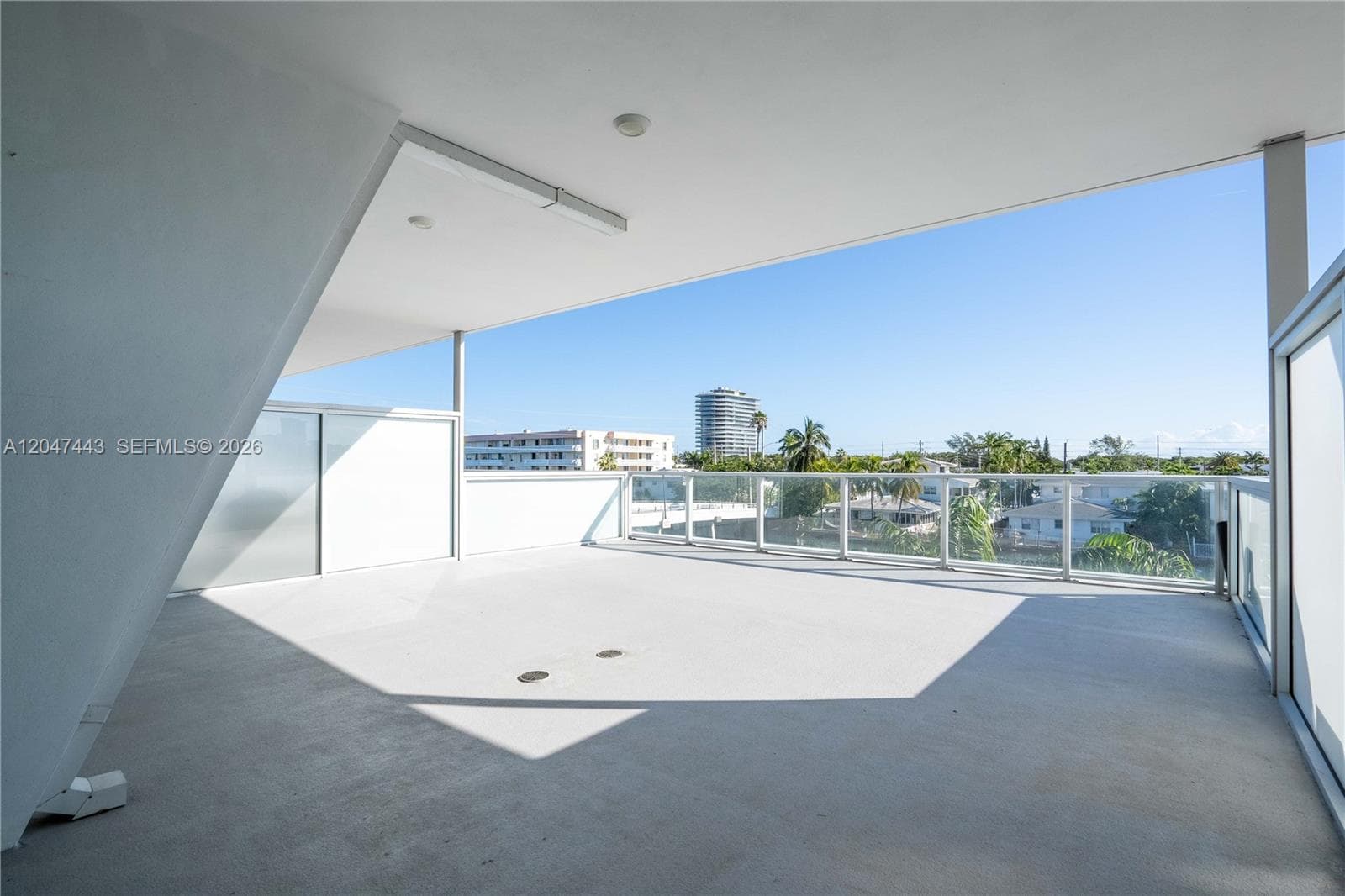 A12047443 — Miami Beach — 6