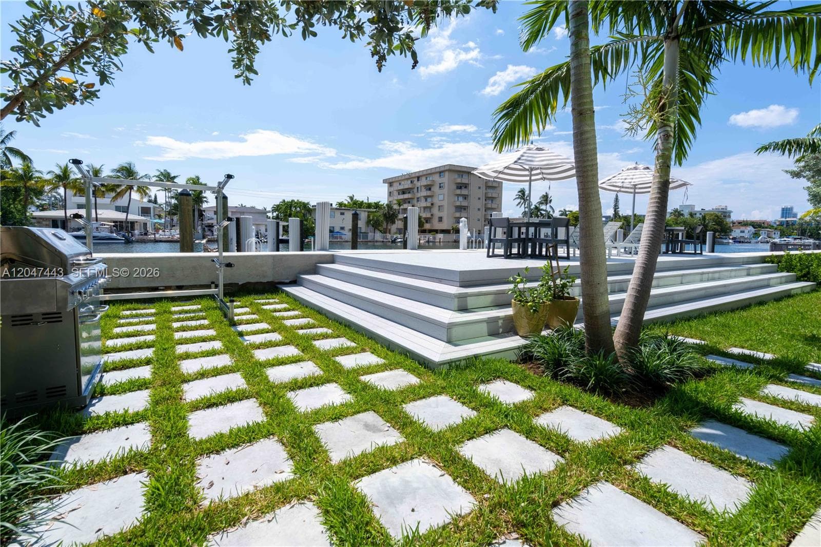 A12047443 — Miami Beach — 17