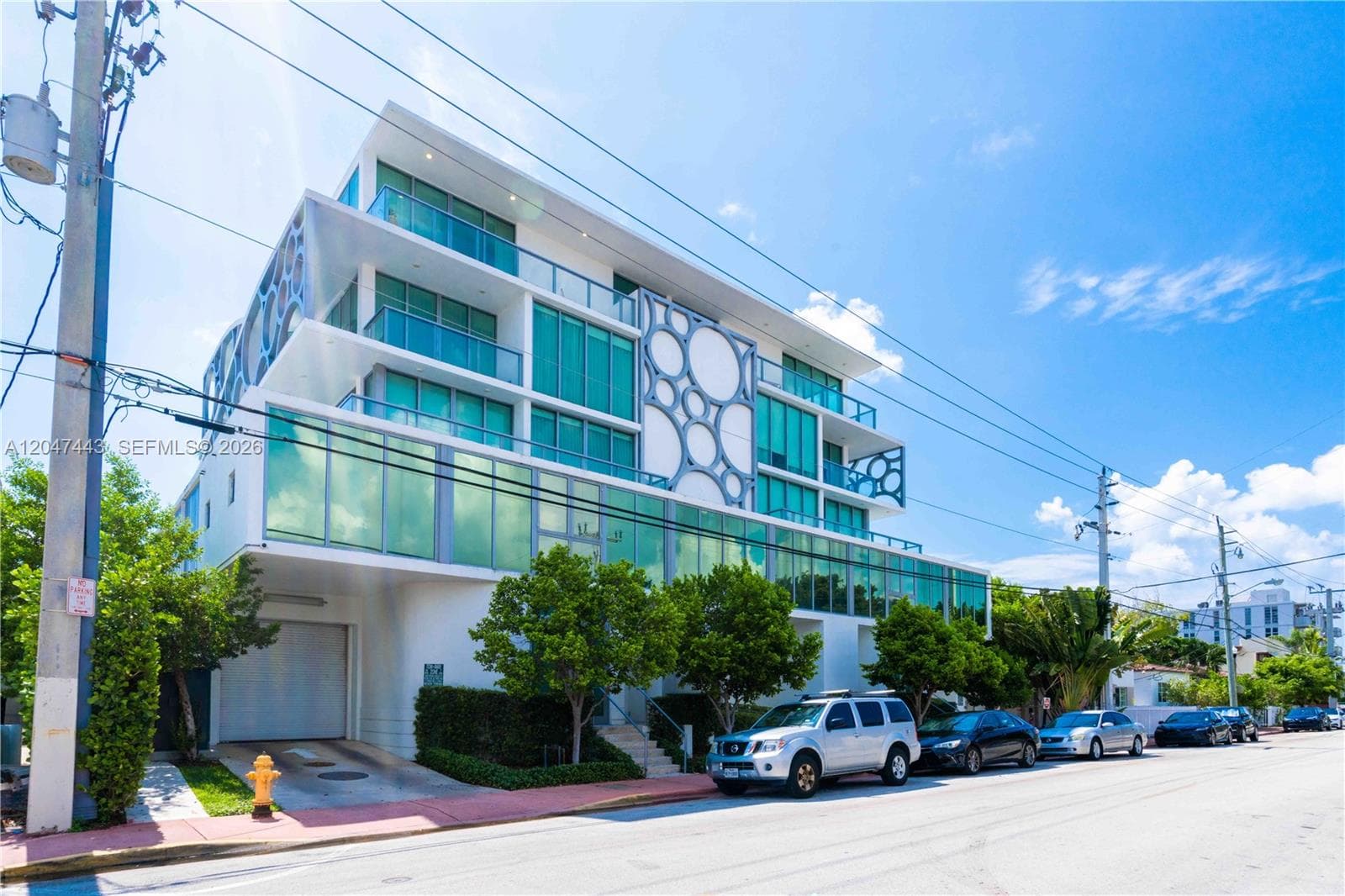 A12047443 — Miami Beach — 19