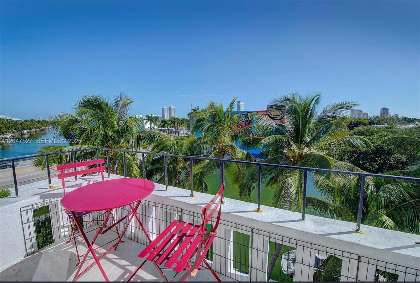 A12047527 — Miami Beach — 17