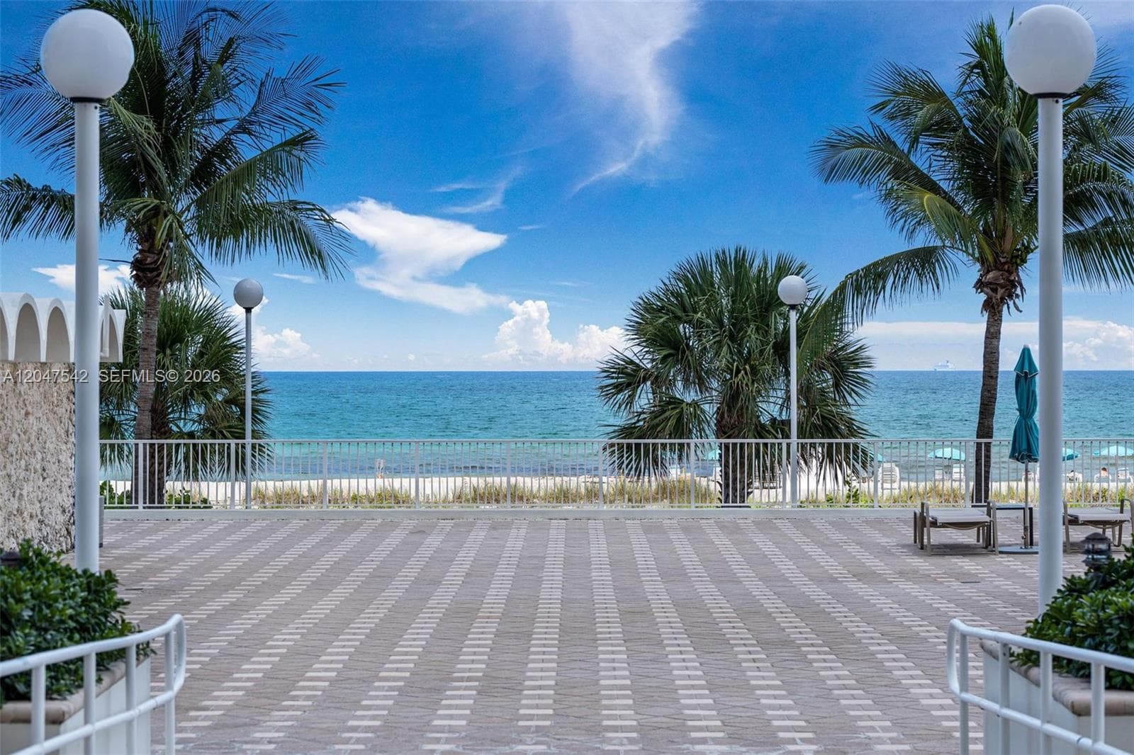 A12047542 — Miami Beach — 16